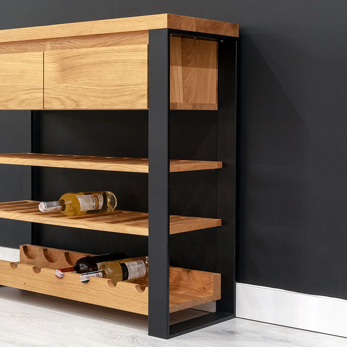 Modernes Colet-Weinregal