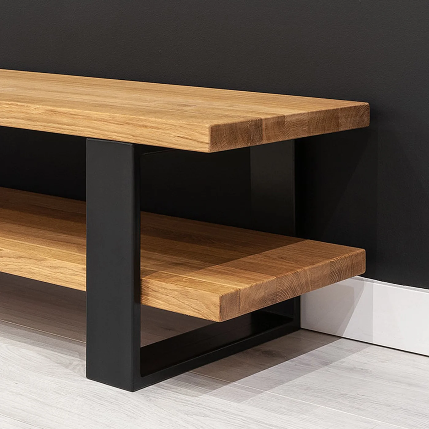 Industrieller Prim-TV-Schrank