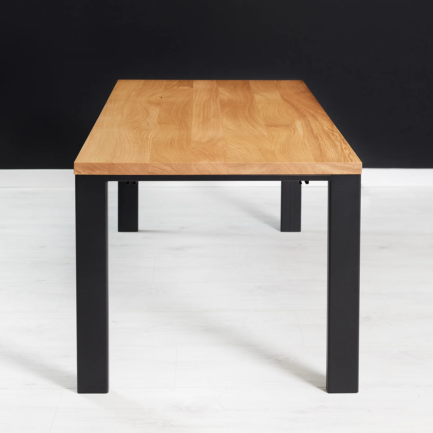 Ramme-Tisch aus Massivholz