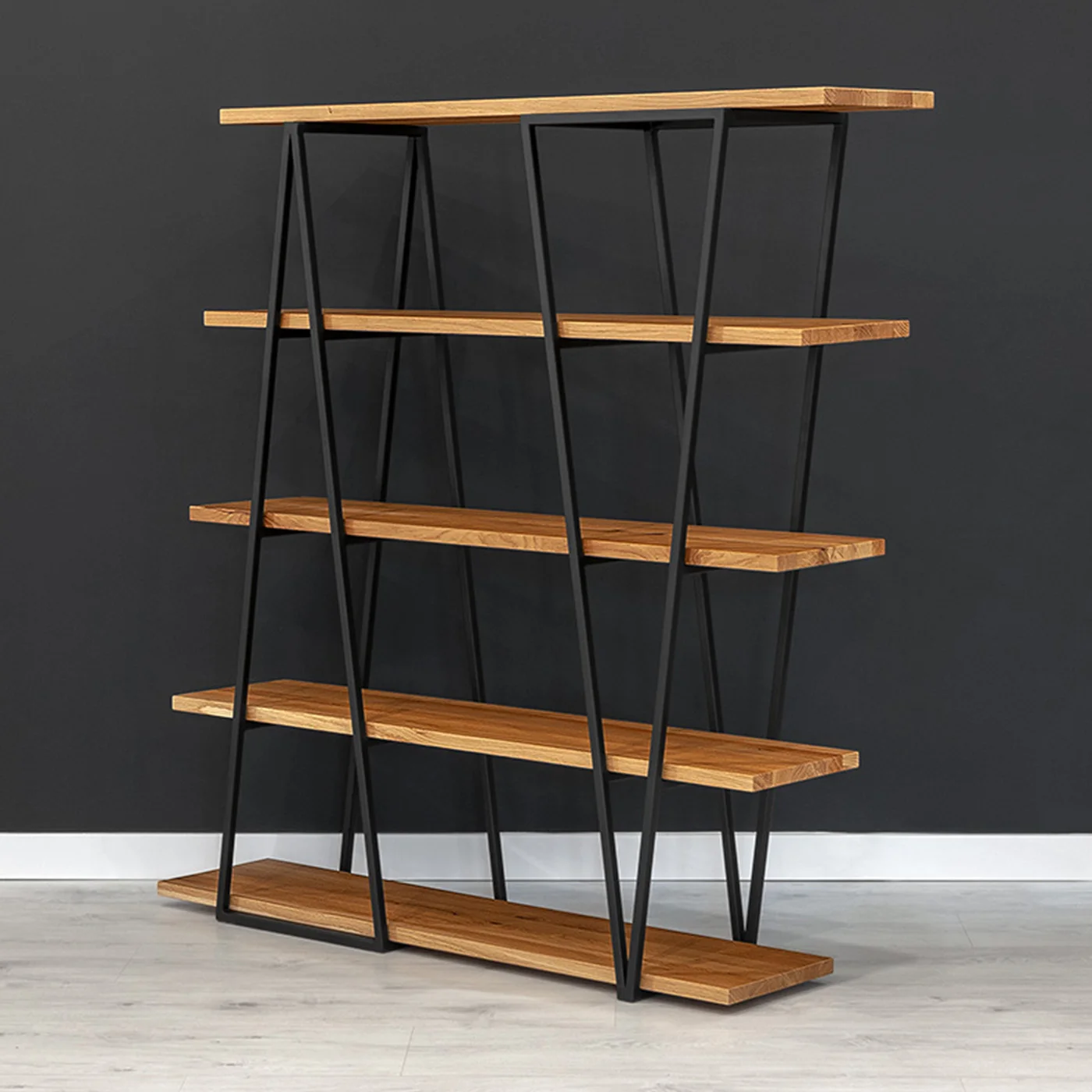 Industrielles Tilt-Bücherregal aus massivem Holz
